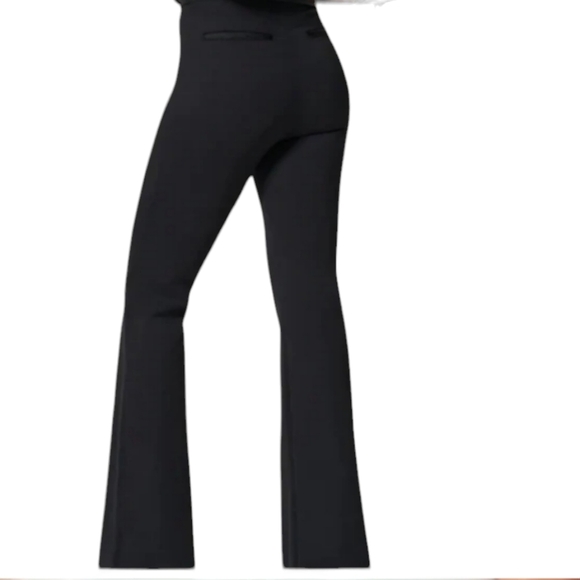 NEW....Spanx "The Perfect Black High-Rise Flare Pants...Size 1X (18-20) - Picture 1 of 9
